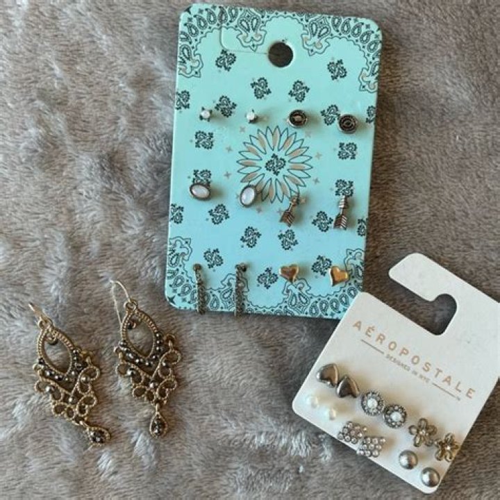 Aeropostale Earrings - How To Discuss