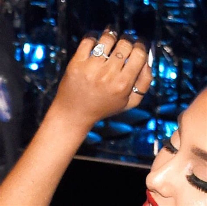 Ariana engagement ring - How To Discuss