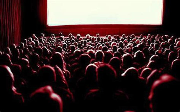 Cuantas Personas Caben En Una Sala De Cine