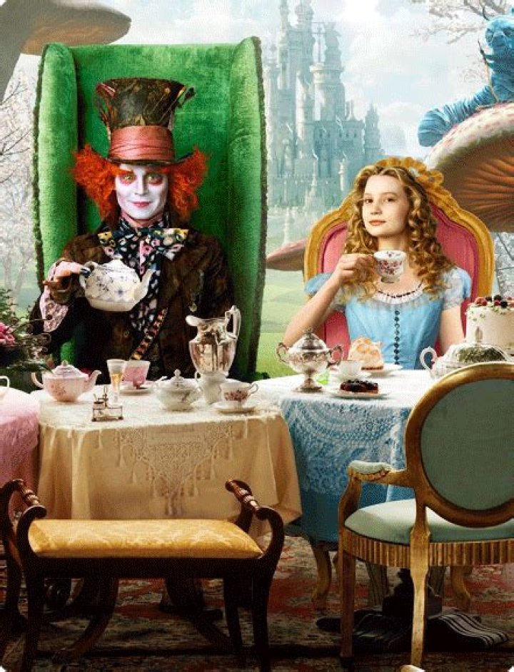 El Sombrerero Loco Y Alicia Enamorados