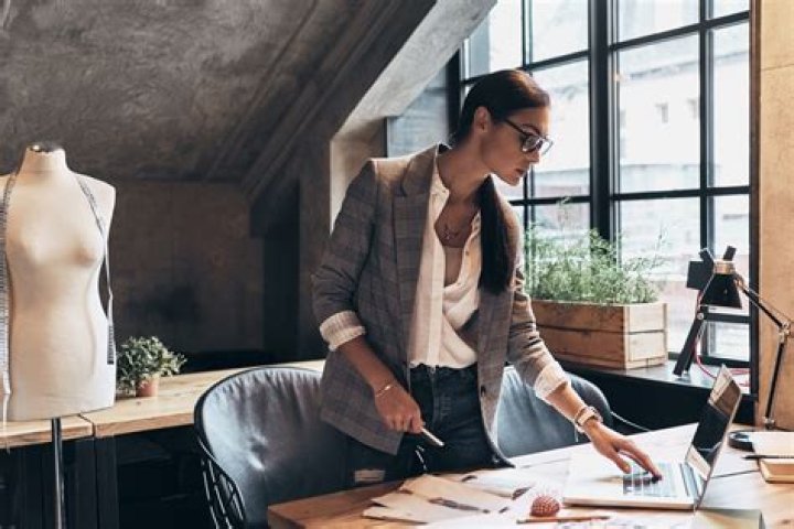 Fashion journalism - How To Discuss