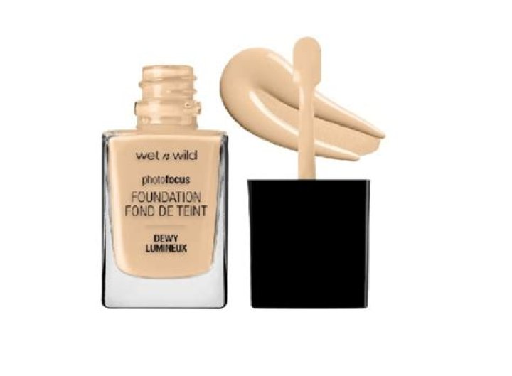 Full coverage foundation for dry skin