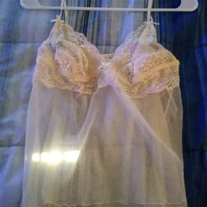 Hillard And Hanson Intimates - How To Discuss