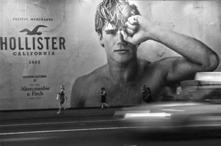 Hollister Slogan - How To Discuss