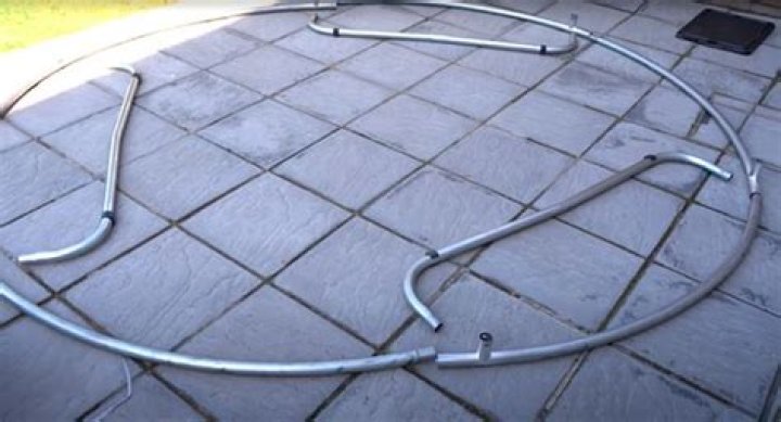 How to put a trampoline together