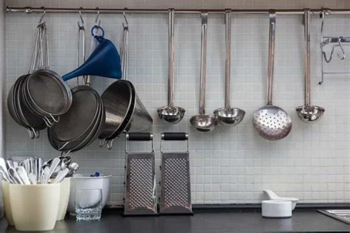 What Cannot Be Used To Dry Utensils