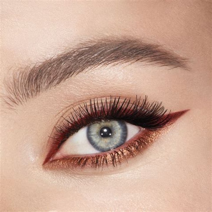 What color eyeliner for blue eyes