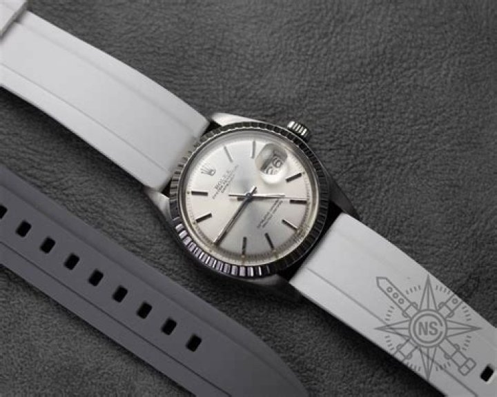 White Rubber Watch Strap - How To Discuss